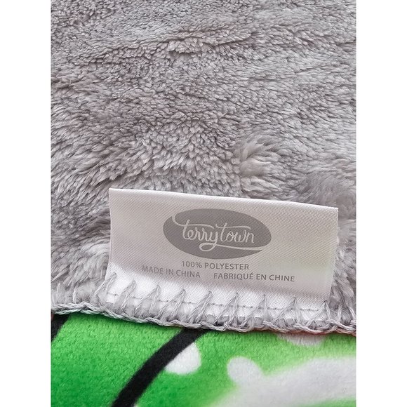 NEW!!! SHOWSTOPPERS XMas Grunch Blanket  50x60 Gray Sherpa - Picture 4 of 4